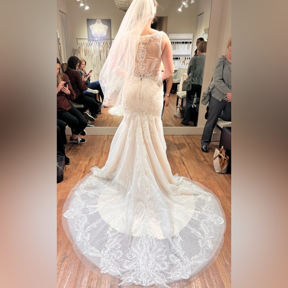 Lux and Love Designer wedding dress - never worn - Picture 3 of 8